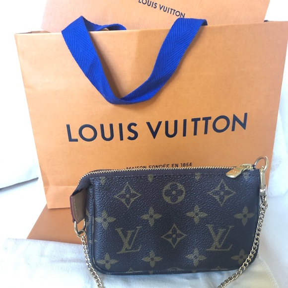 Louis Vuitton Handbags - Authentic Louis Vuitton Mini Pochette Accessoires